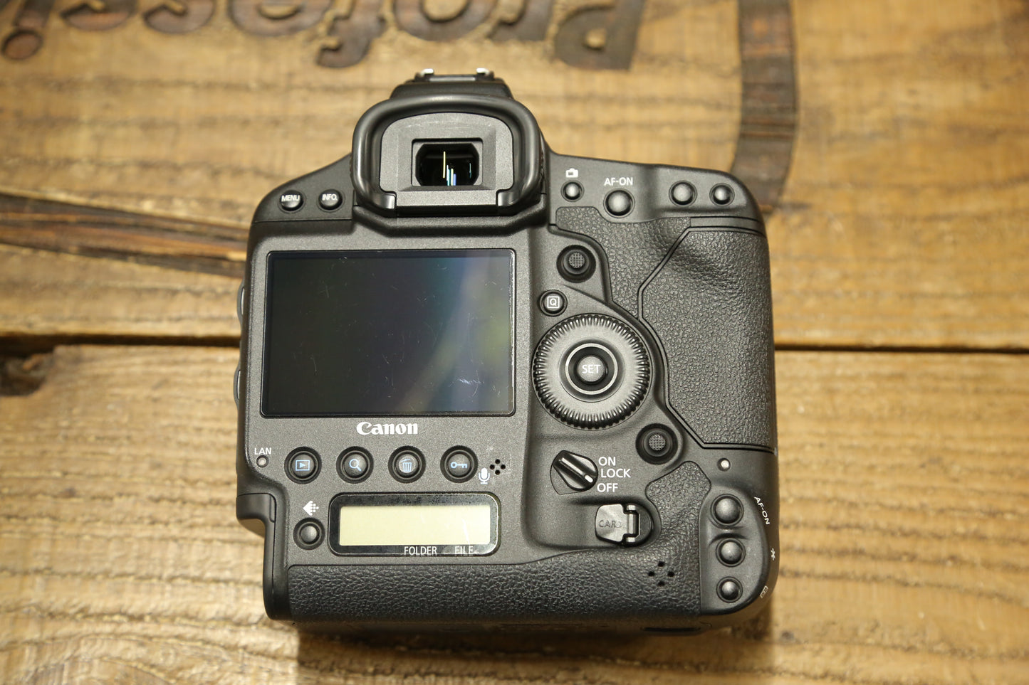 EOS-1D X　No.00001